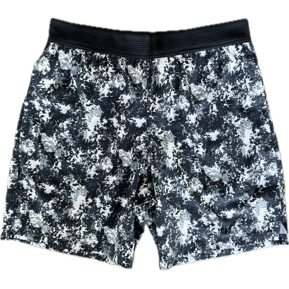 Fabletics 7” Fundamental Shorts